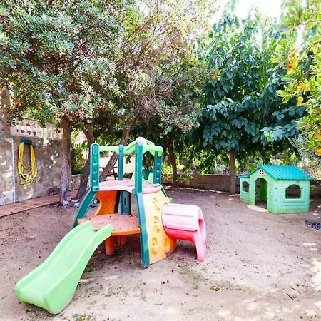 Mar I Muntanya Tatil Evi *